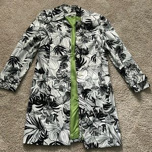 Elegant jacket with black & white floral pattern &  lime lining